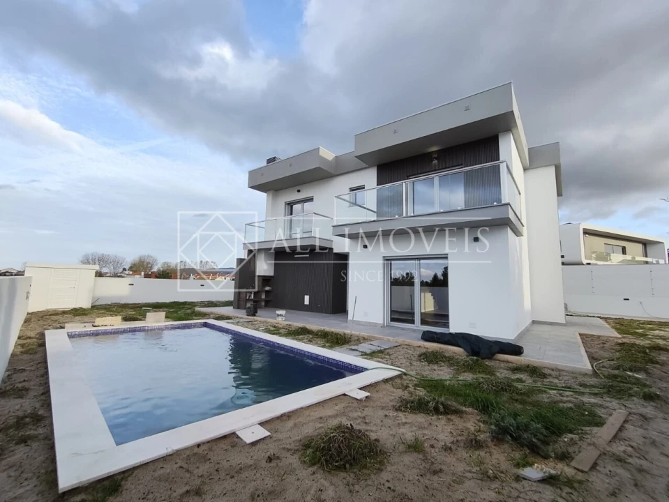 Moradia T4 para Venda em Azeitão (São Lourenço e São Simão) Foto 1