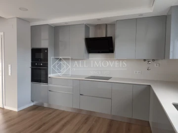 Moradia T4 para Venda em Azeitão (São Lourenço e São Simão)