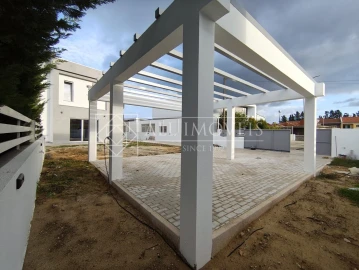 Moradia T4 para Venda em Azeitão (São Lourenço e São Simão)