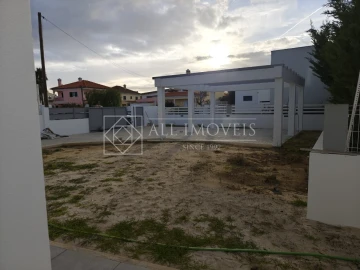 Moradia T4 para Venda em Azeitão (São Lourenço e São Simão)