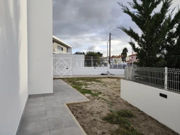 Moradia T4 para Venda em Azeitão (São Lourenço e São Simão)
