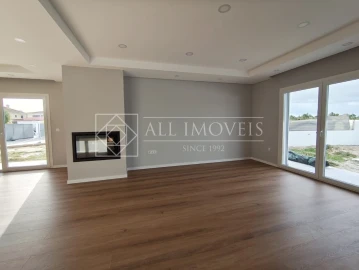 Moradia T4 para Venda em Azeitão (São Lourenço e São Simão)