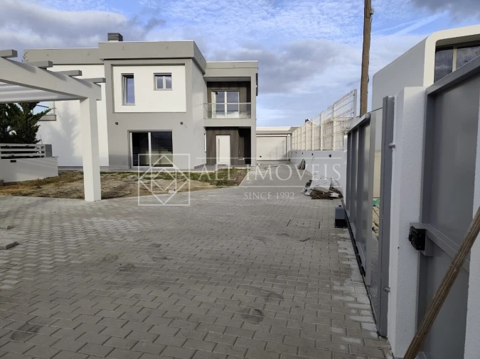 Moradia T4 para Venda em Azeitão (São Lourenço e São Simão) Foto 16