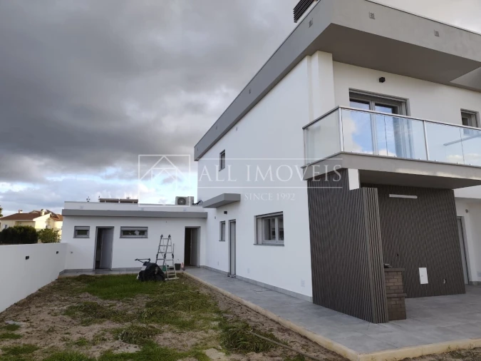 Moradia T4 para Venda em Azeitão (São Lourenço e São Simão) Foto 2
