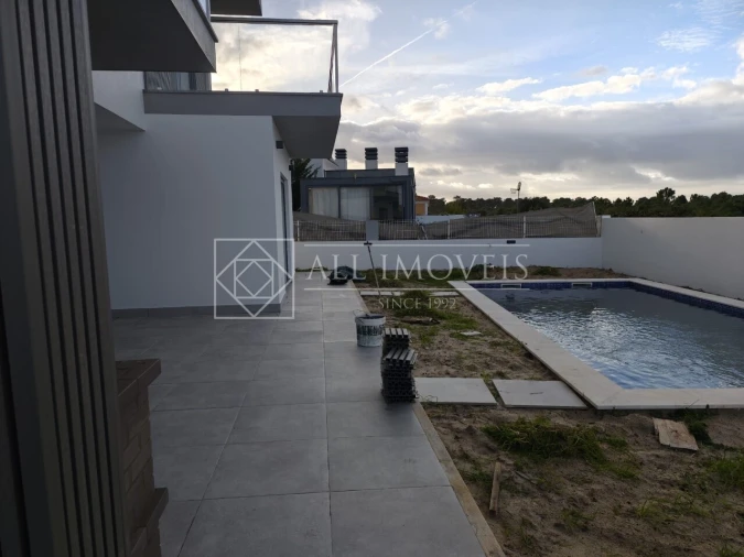 Moradia T4 para Venda em Azeitão (São Lourenço e São Simão) Foto 3