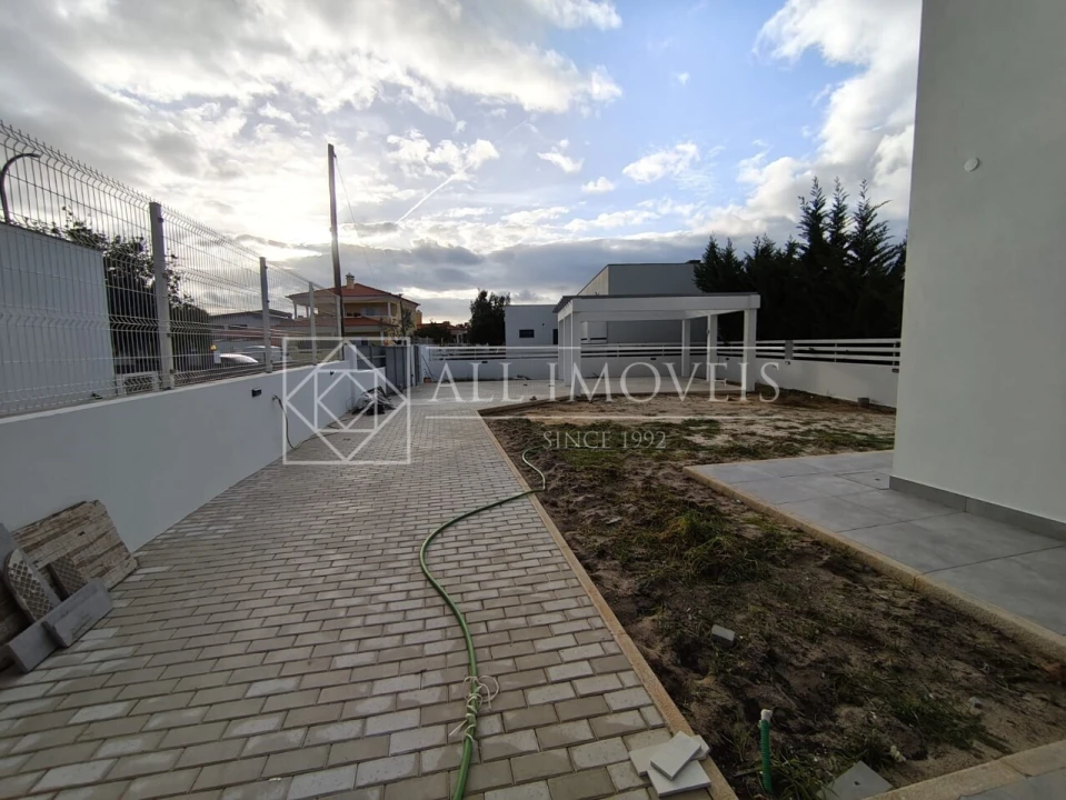 Moradia T4 para Venda em Azeitão (São Lourenço e São Simão) Foto 17