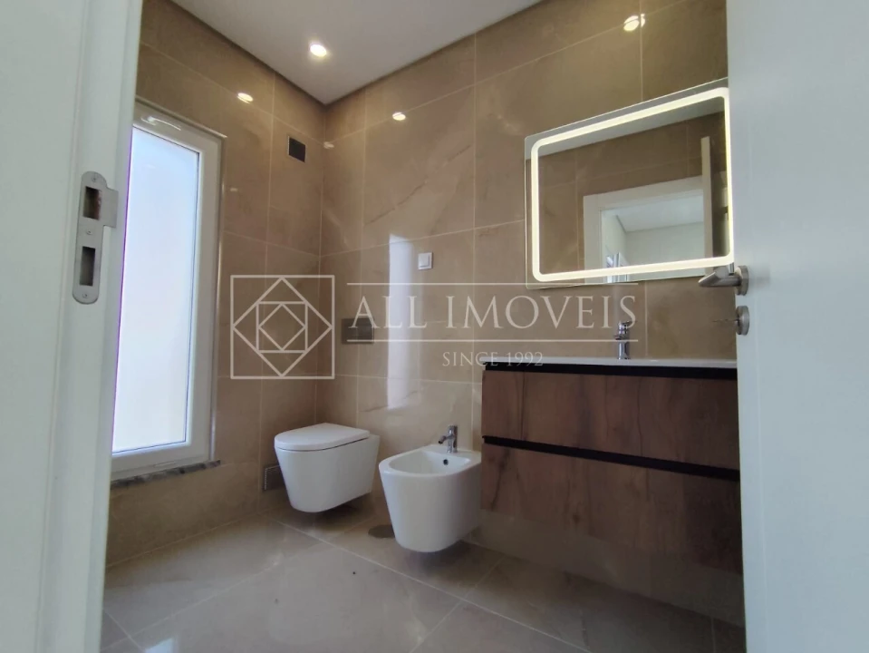 Moradia T5 para Venda em Azeitão (São Lourenço e São Simão) Foto 7