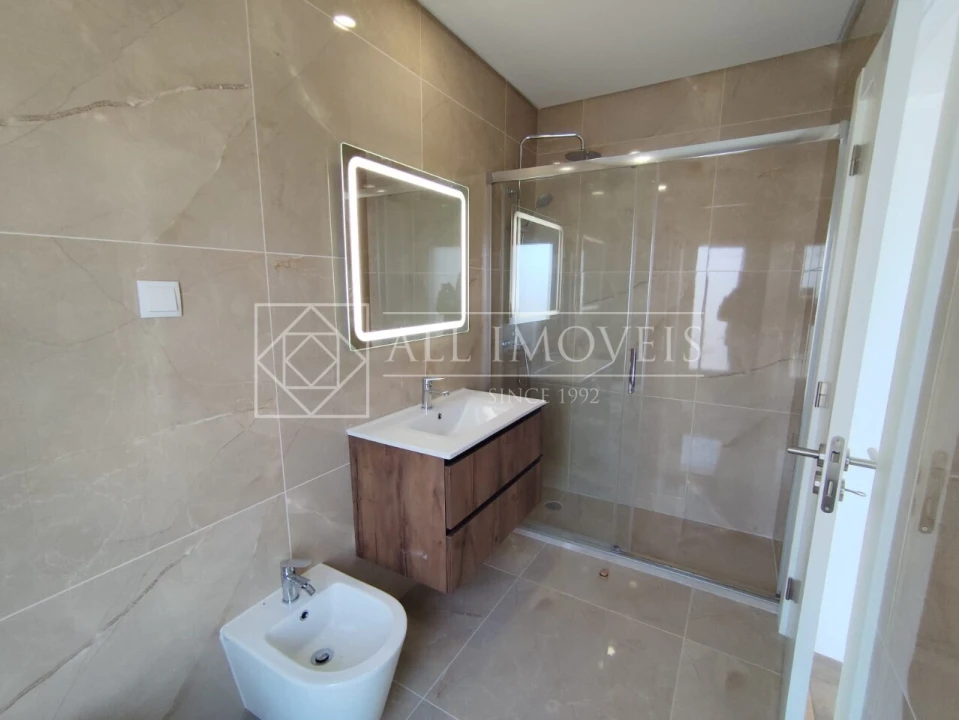 Moradia T5 para Venda em Azeitão (São Lourenço e São Simão) Foto 8