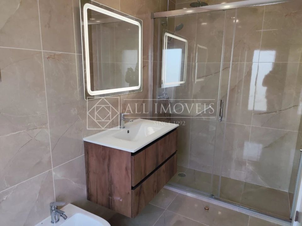 Moradia T5 para Venda em Azeitão (São Lourenço e São Simão) Foto 9