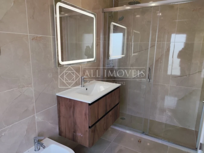 Moradia T5 para Venda em Azeitão (São Lourenço e São Simão) Foto 9