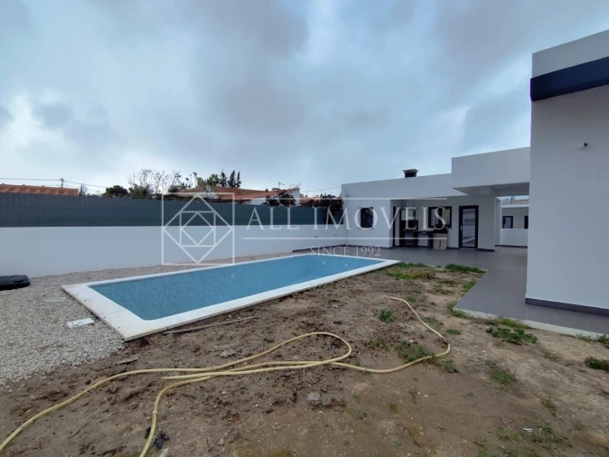 Moradia T5 para Venda em Azeitão (São Lourenço e São Simão) Foto 41