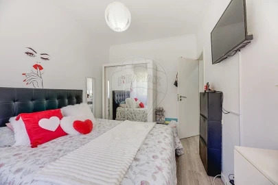 Apartamento T2 para Venda em Santo António dos Cavaleiros e Frielas