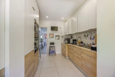 Apartamento T2 para Venda em Santo António dos Cavaleiros e Frielas