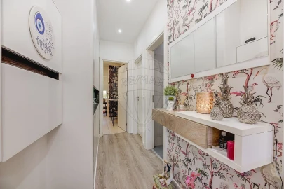 Apartamento T2 para Venda em Santo António dos Cavaleiros e Frielas