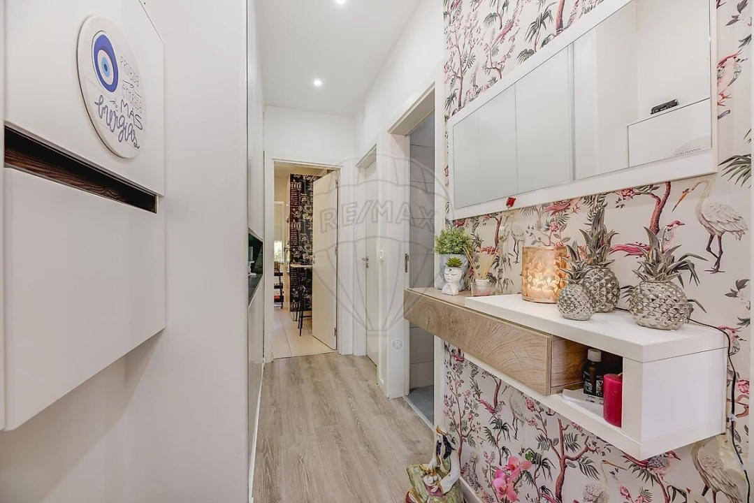 Apartamento T2 para Venda em Santo António dos Cavaleiros e Frielas Foto 5