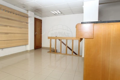 Loja para Venda em Arroios