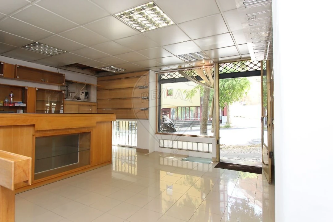 Loja para Venda em Arroios Foto 1