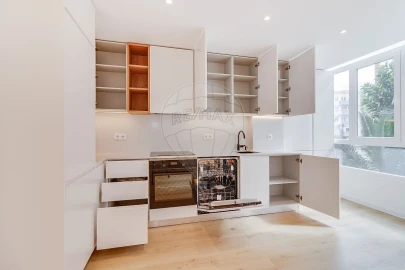 Apartamento T2 para Venda em Carnaxide e Queijas