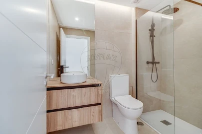 Apartamento T2 para Venda em Carnaxide e Queijas