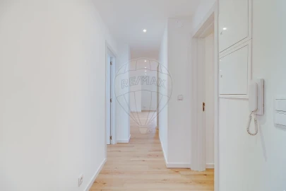 Apartamento T2 para Venda em Carnaxide e Queijas