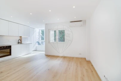 Apartamento T2 para Venda em Carnaxide e Queijas