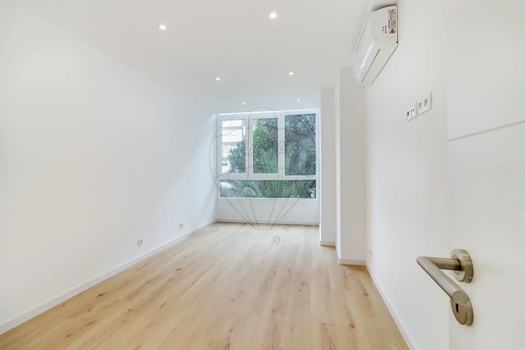 Apartamento T2 para Venda em Carnaxide e Queijas Foto 19