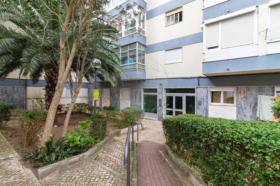 Apartamento T2 para Venda em Carnaxide e Queijas Foto 26