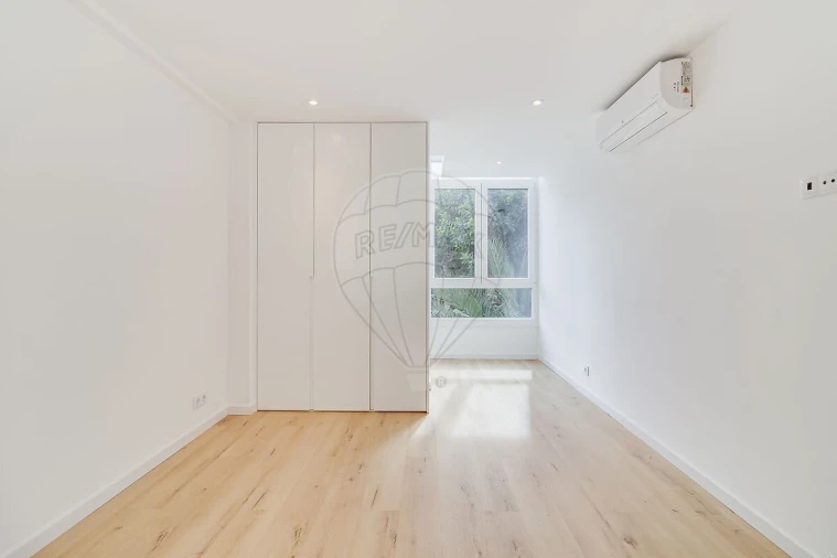 Apartamento T2 para Venda em Carnaxide e Queijas Foto 13