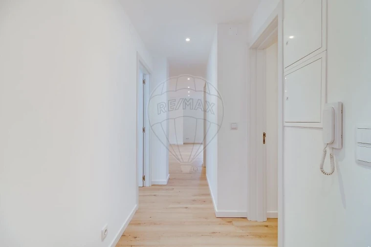 Apartamento T2 para Venda em Carnaxide e Queijas Foto 12