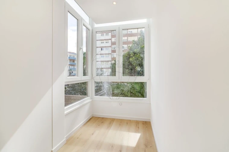 Apartamento T2 para Venda em Carnaxide e Queijas Foto 15