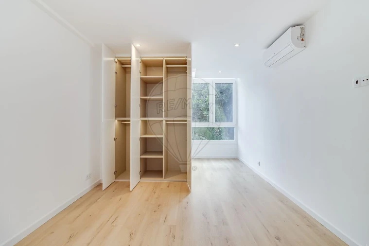 Apartamento T2 para Venda em Carnaxide e Queijas Foto 14