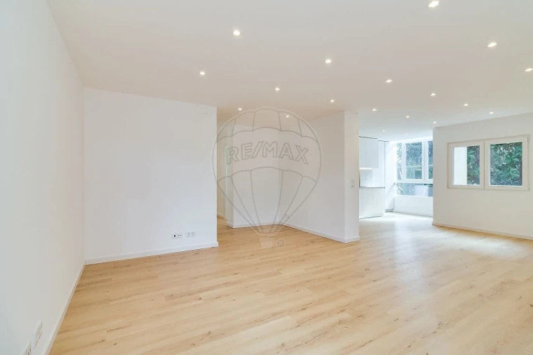 Apartamento T2 para Venda em Carnaxide e Queijas Foto 6