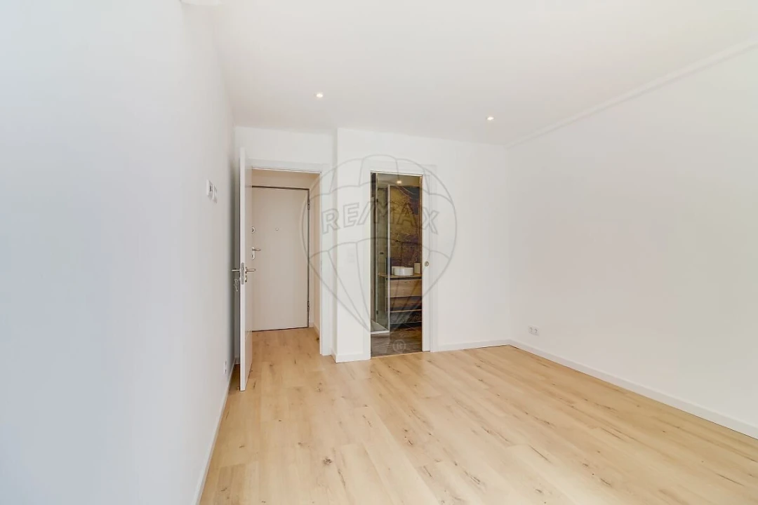 Apartamento T2 para Venda em Carnaxide e Queijas Foto 16