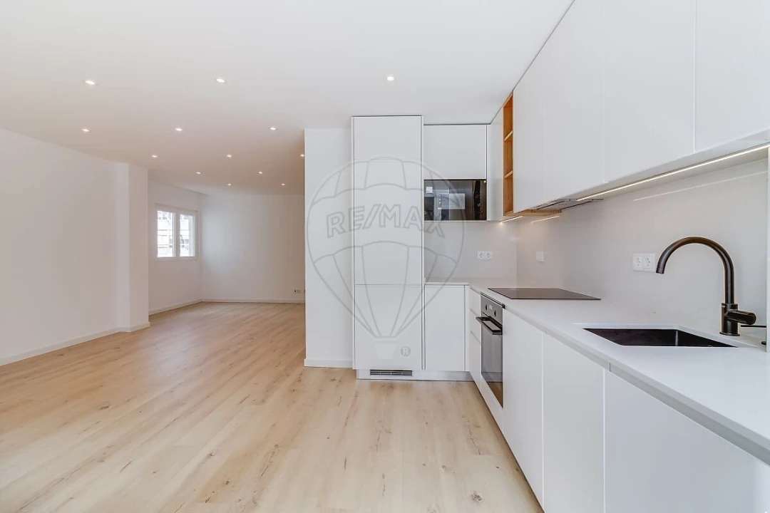 Apartamento T2 para Venda em Carnaxide e Queijas Foto 2