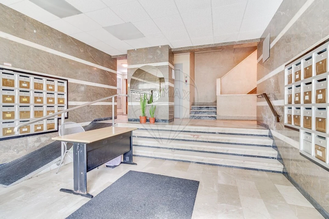 Apartamento T2 para Venda em Carnaxide e Queijas Foto 27