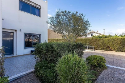 Moradia T4 para Venda em São João das Lampas e Terrugem