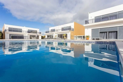 Moradia T4 para Venda em São João das Lampas e Terrugem