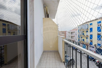 Apartamento T2 para Venda em Baixa da Banheira e Vale da Amoreira