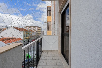 Apartamento T2 para Venda em Baixa da Banheira e Vale da Amoreira