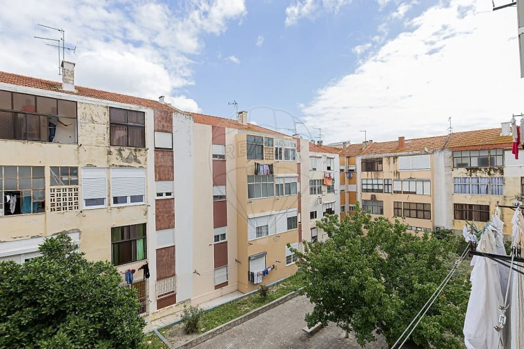 Apartamento T2 para Venda em Baixa da Banheira e Vale da Amoreira Foto 27