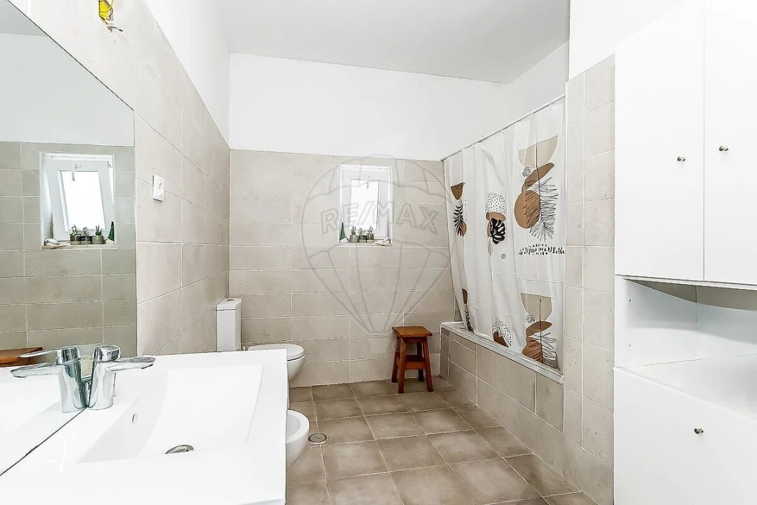 Moradia T3 para Venda em Venda do Pinheiro e Santo Estêvão das Galés Foto 24