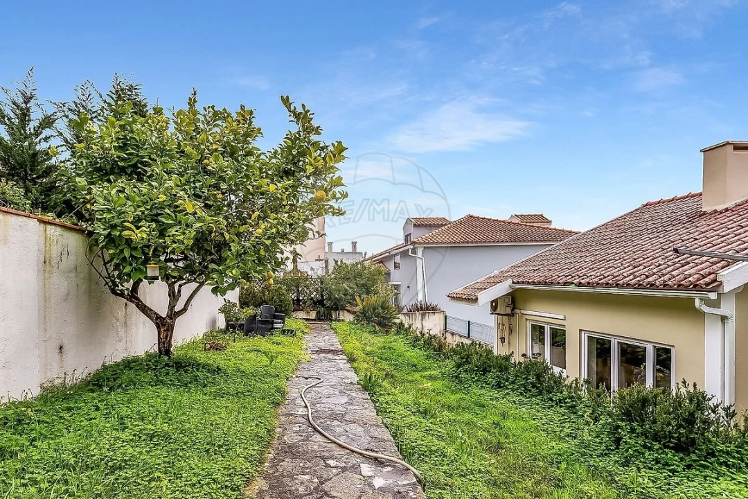 Moradia T3 para Venda em Venda do Pinheiro e Santo Estêvão das Galés Foto 27
