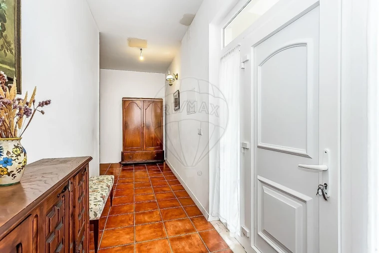 Moradia T3 para Venda em Venda do Pinheiro e Santo Estêvão das Galés Foto 3