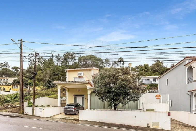 Moradia T3 para Venda em Venda do Pinheiro e Santo Estêvão das Galés Foto 2