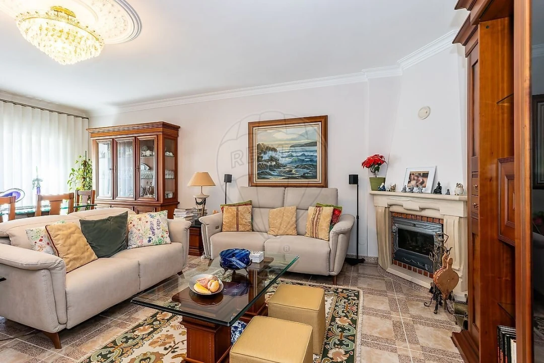 Apartamento T3 para Venda em Agualva e Mira-Sintra Foto 11