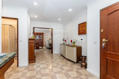 Apartamento T3 para Venda em Agualva e Mira-Sintra