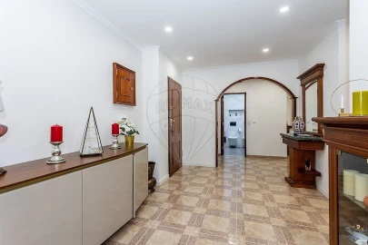 Apartamento T3 para Venda em Agualva e Mira-Sintra