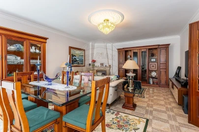 Apartamento T3 para Venda em Agualva e Mira-Sintra