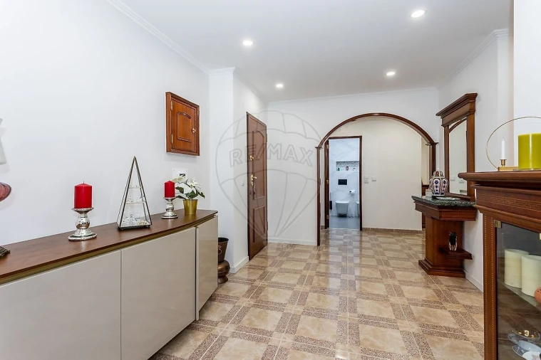 Apartamento T3 para Venda em Agualva e Mira-Sintra Foto 13