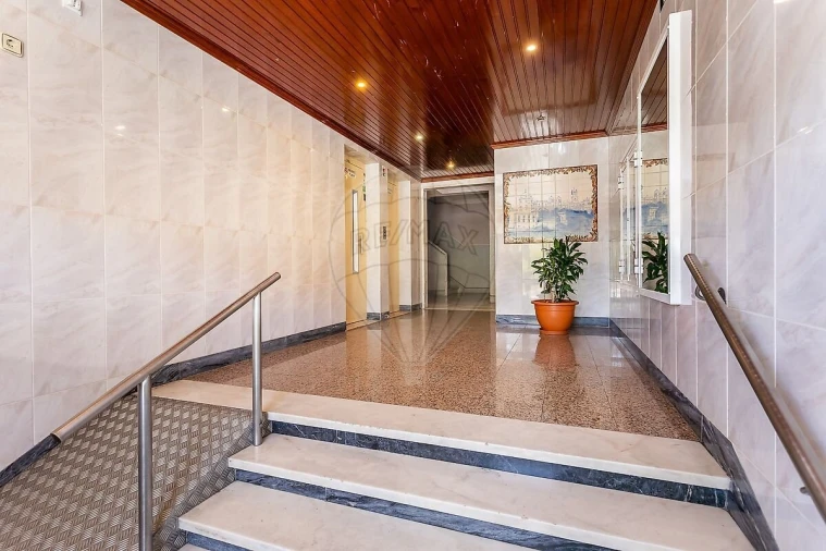 Apartamento T3 para Venda em Agualva e Mira-Sintra Foto 26